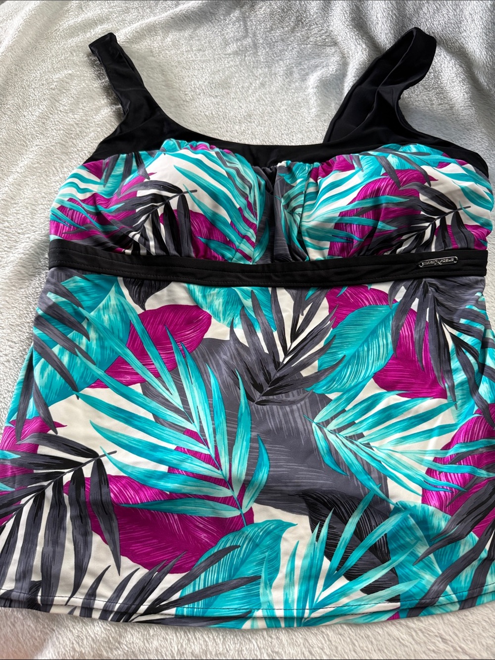 ZeroXposur women’s tankini swim top